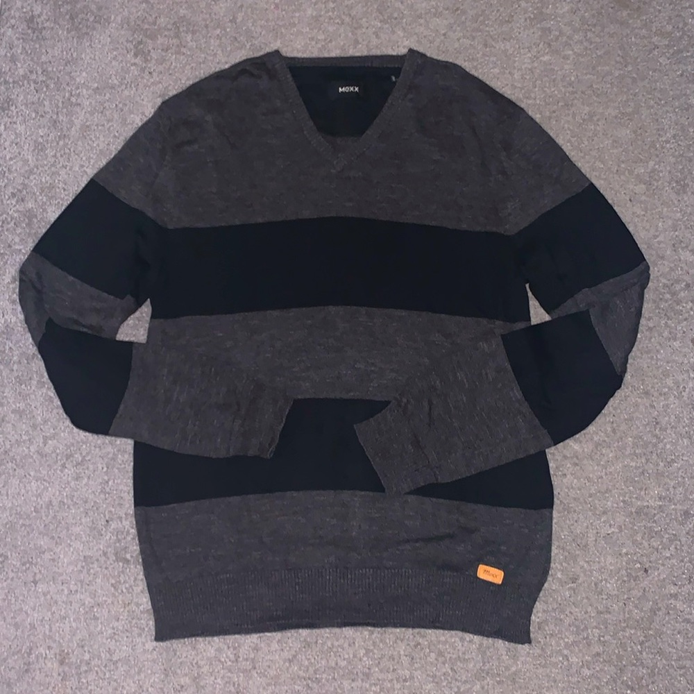 Men's V neck sweater! Like new!